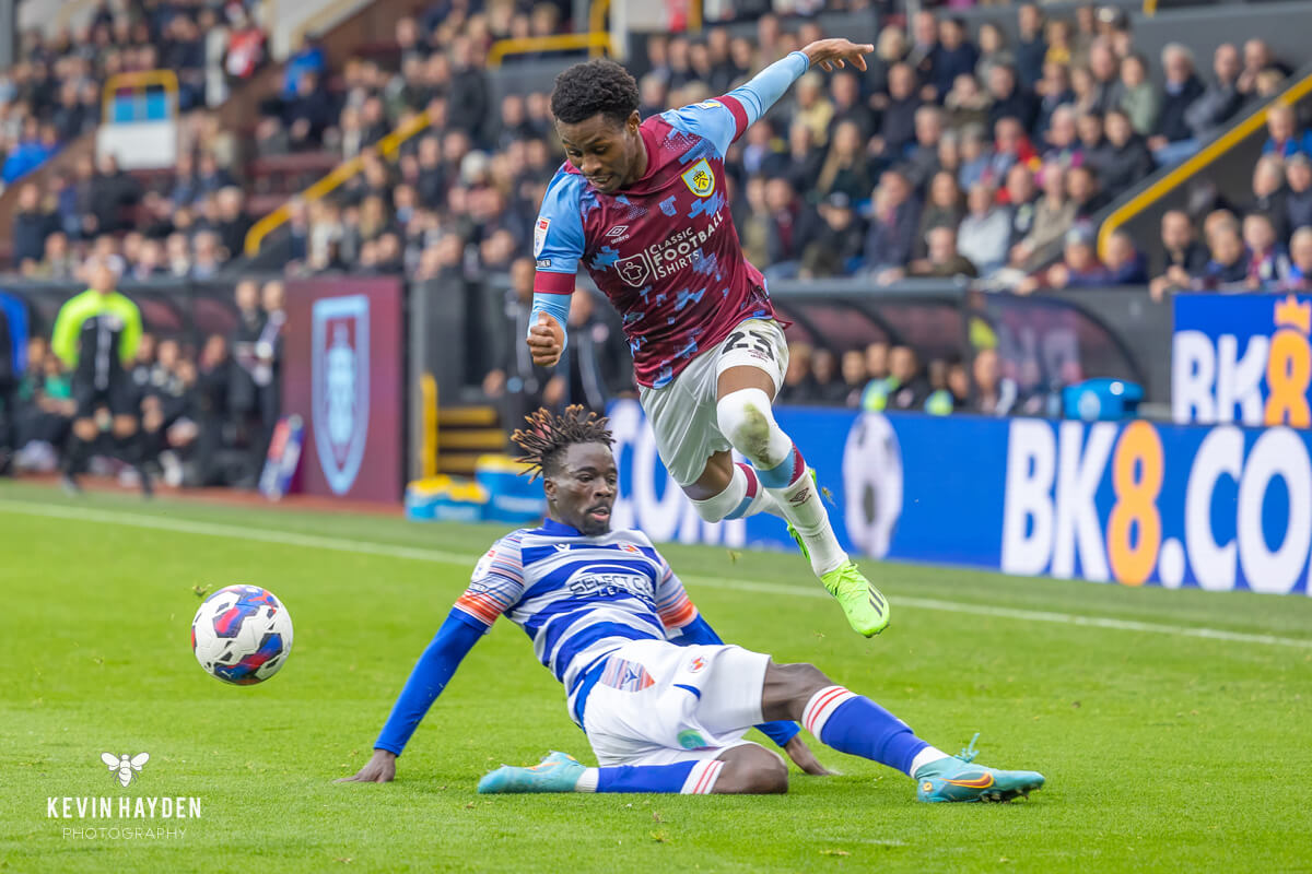 Burnley's Ian Maatsen celebrates scoring against Sheffield United in an EFL Championship game at Bramall Lane, Sheffield. Photo by Kevin Hayden.